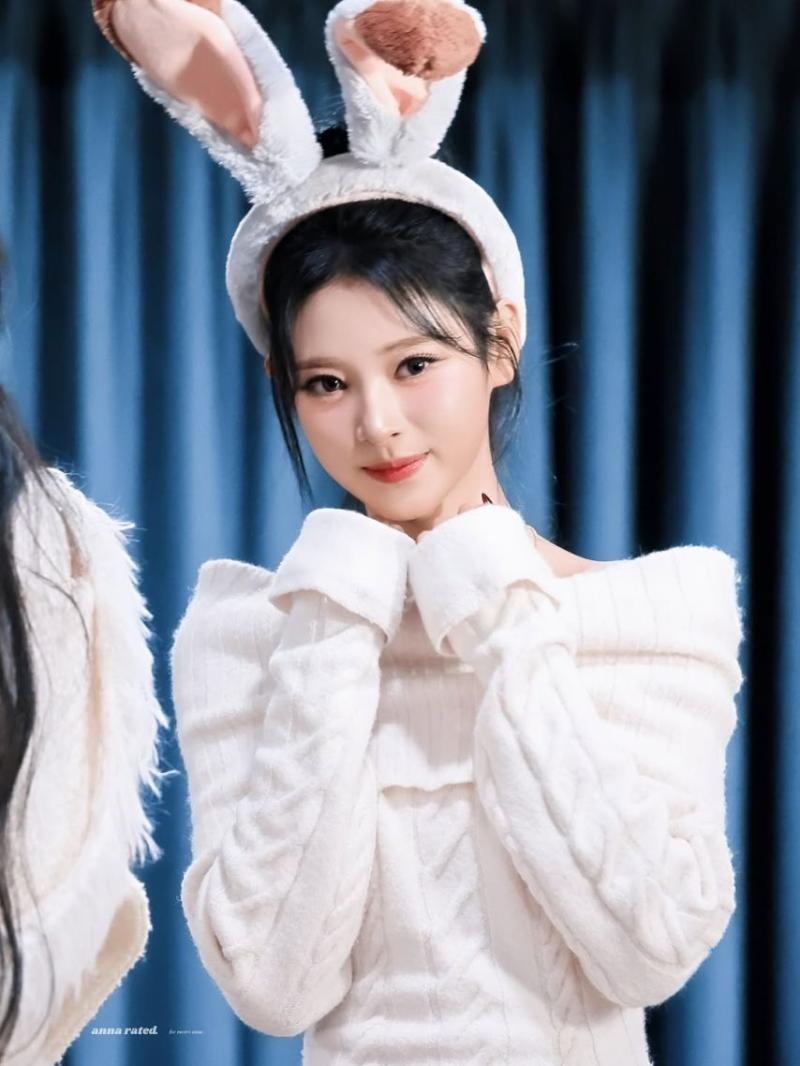 MEOVV (미야오) 안나