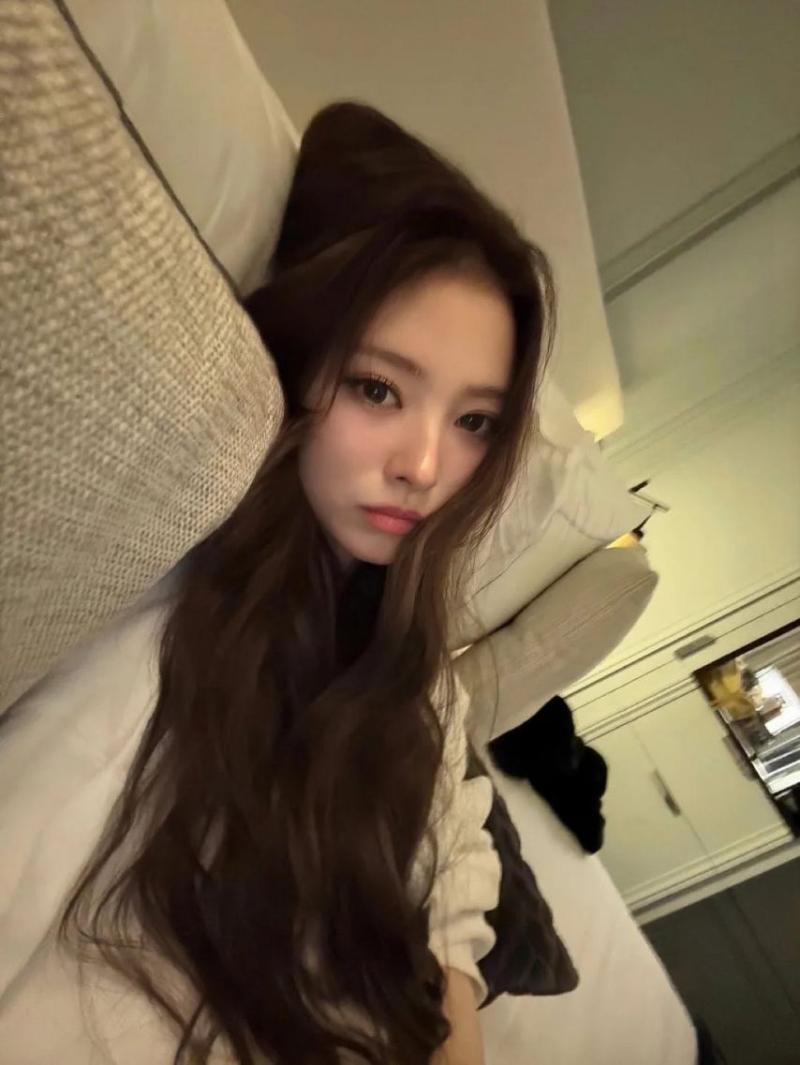 MEOVV (미야오) 안나
