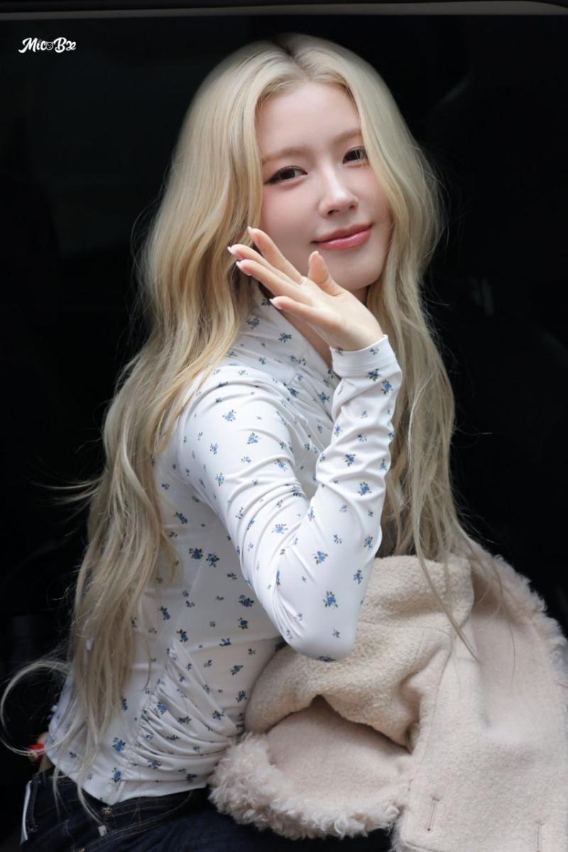 오늘자 아이들 미연 금발로 변신