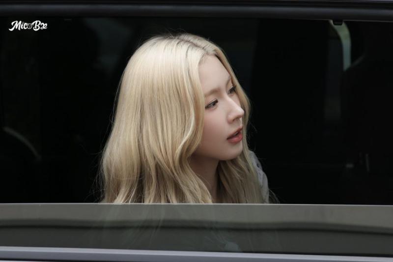 오늘자 아이들 미연 금발로 변신