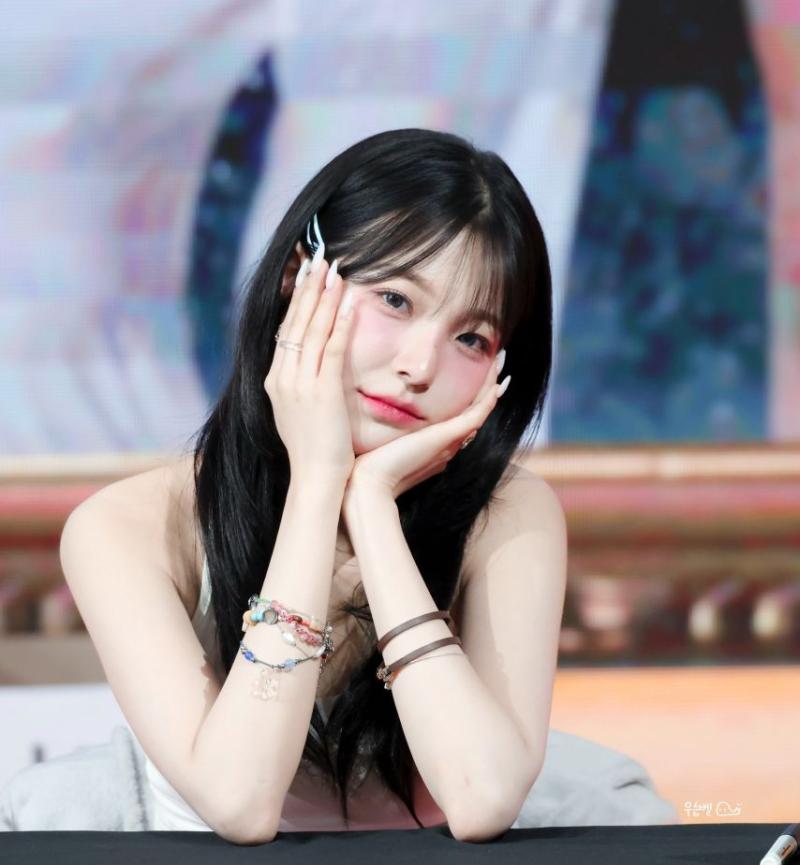 프로미스나인 백지헌