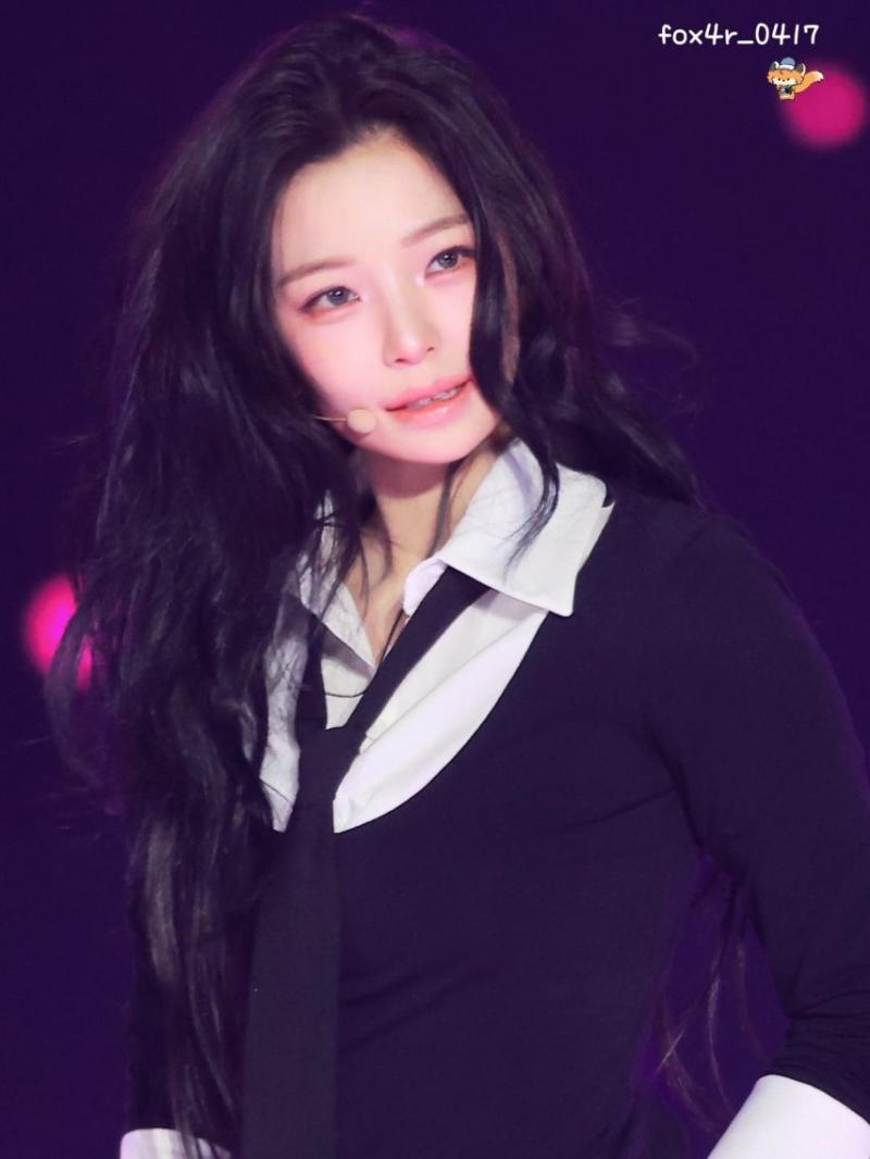 프로미스나인 백지헌