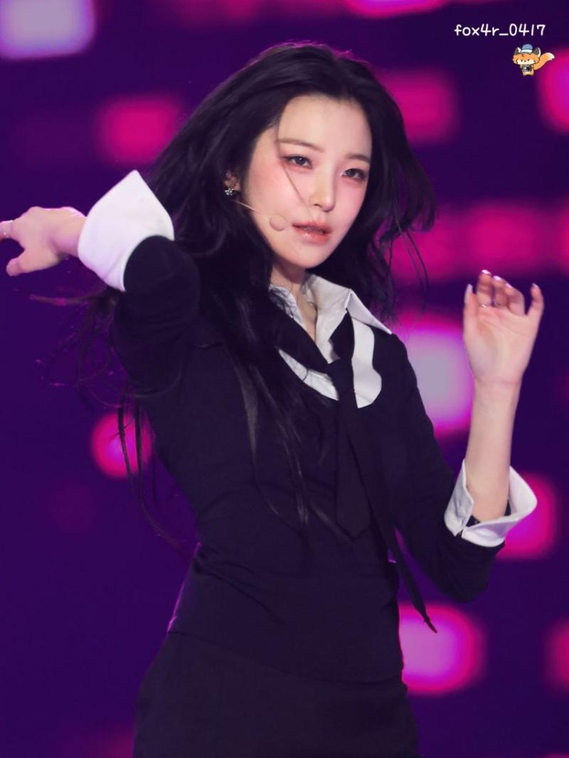 프로미스나인 백지헌