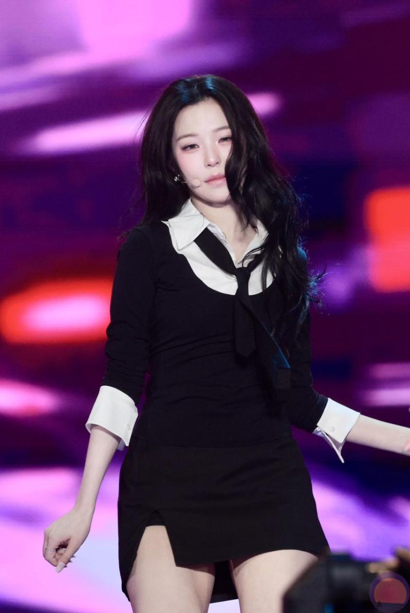 프로미스나인 백지헌