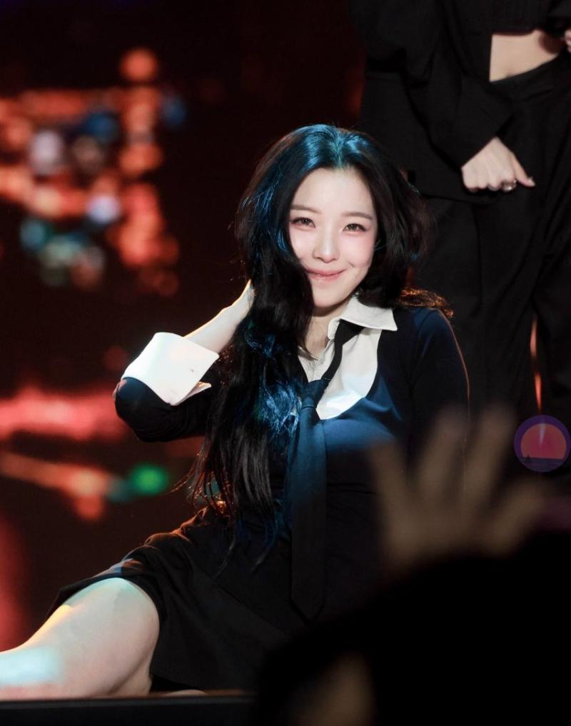 프로미스나인 백지헌