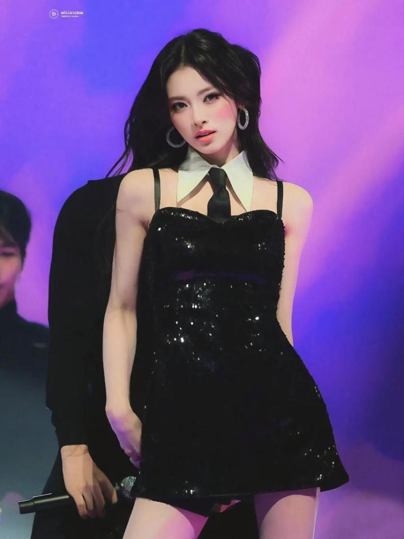 MEOVV (미야오) 안나