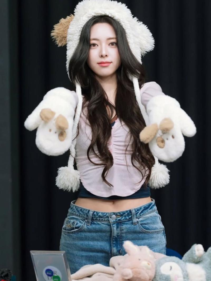 ITZY (있지) 유나