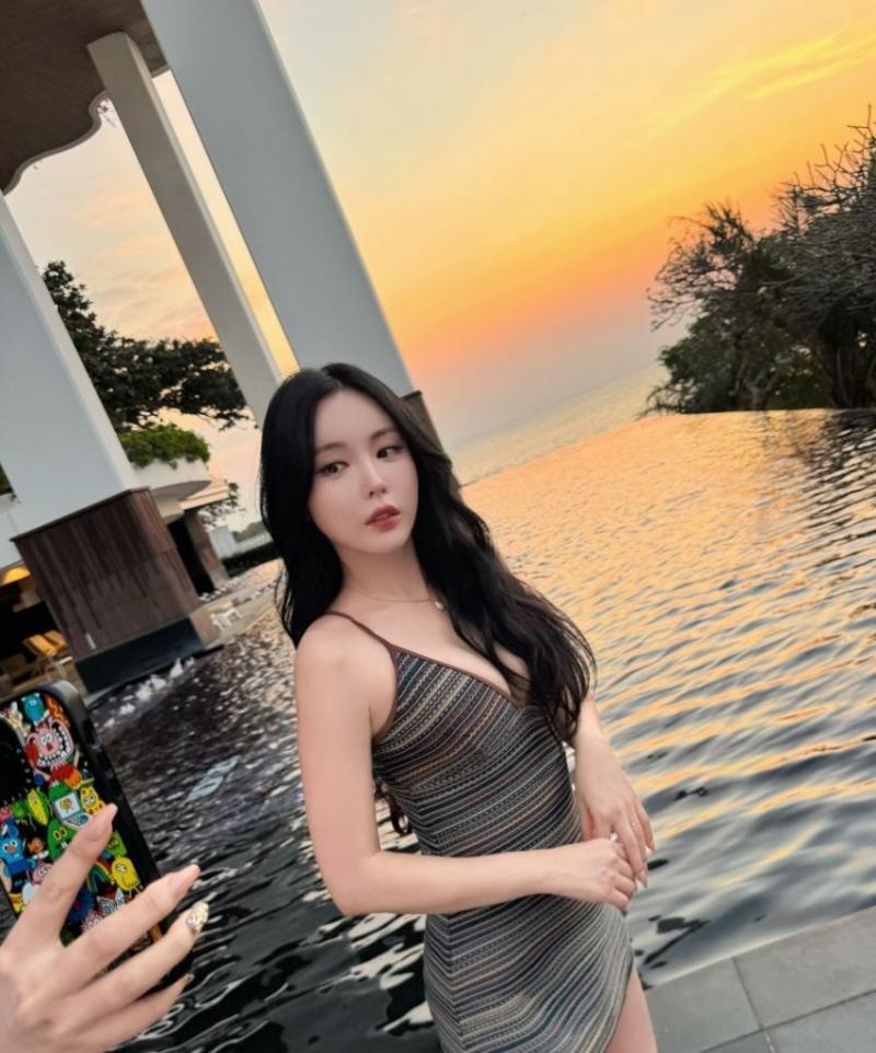 홍진영 수영복 슴골