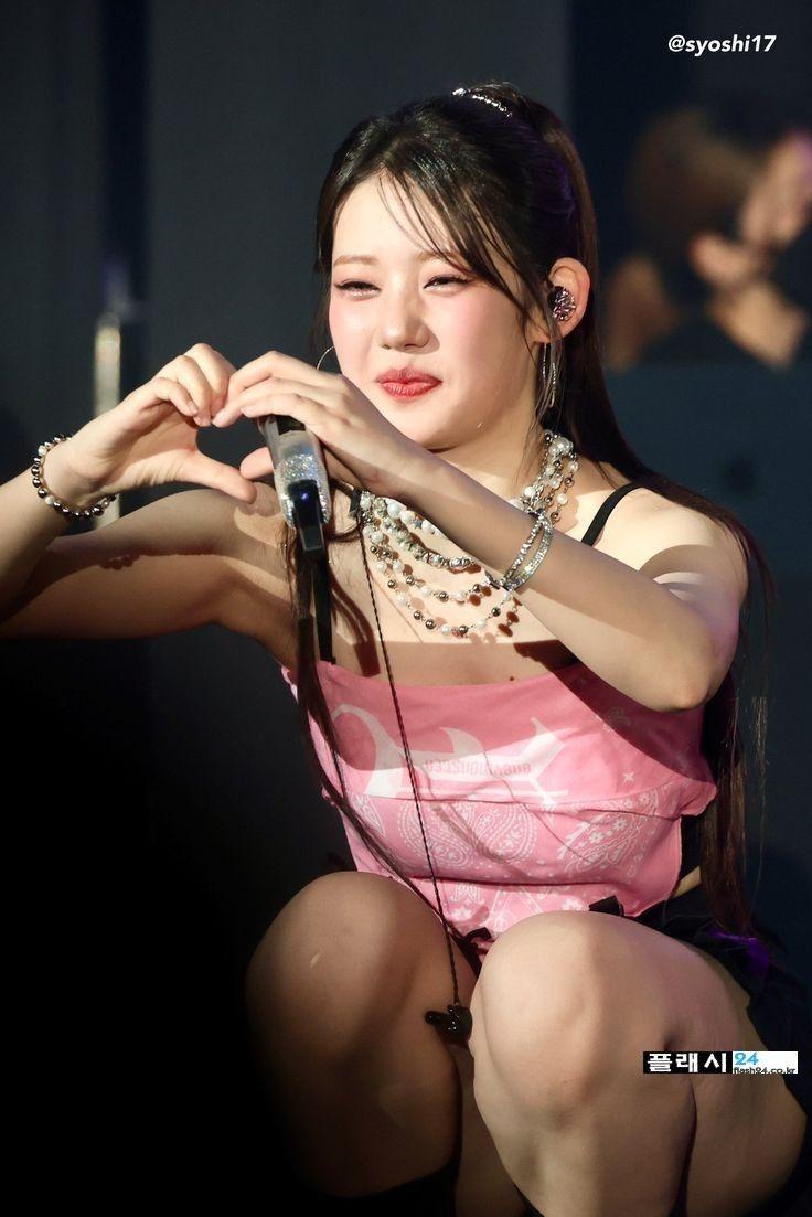 베이비몬스터 로라