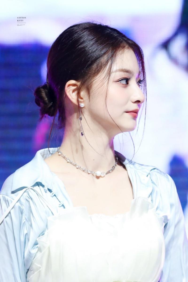 프로미스나인 이나경