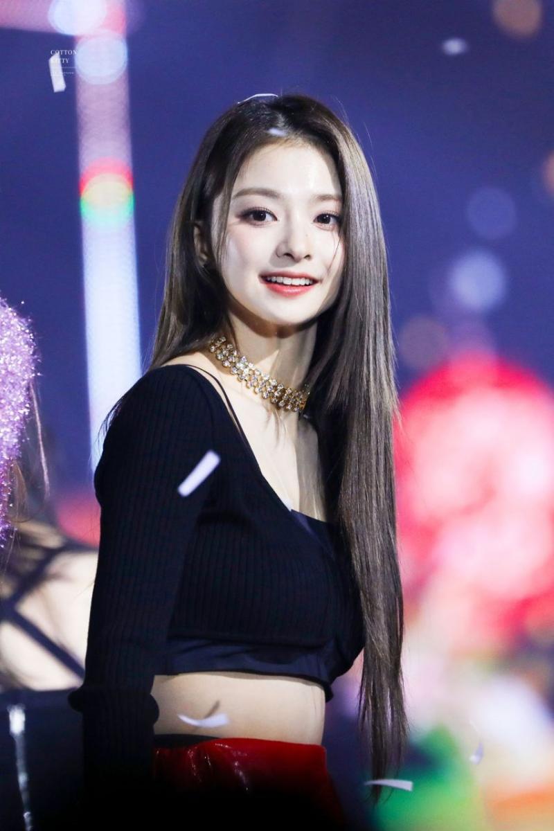 프로미스나인 이나경