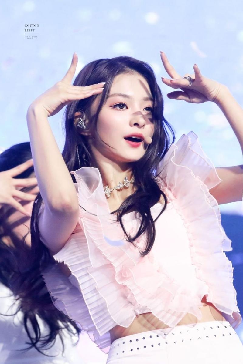 프로미스나인 이나경