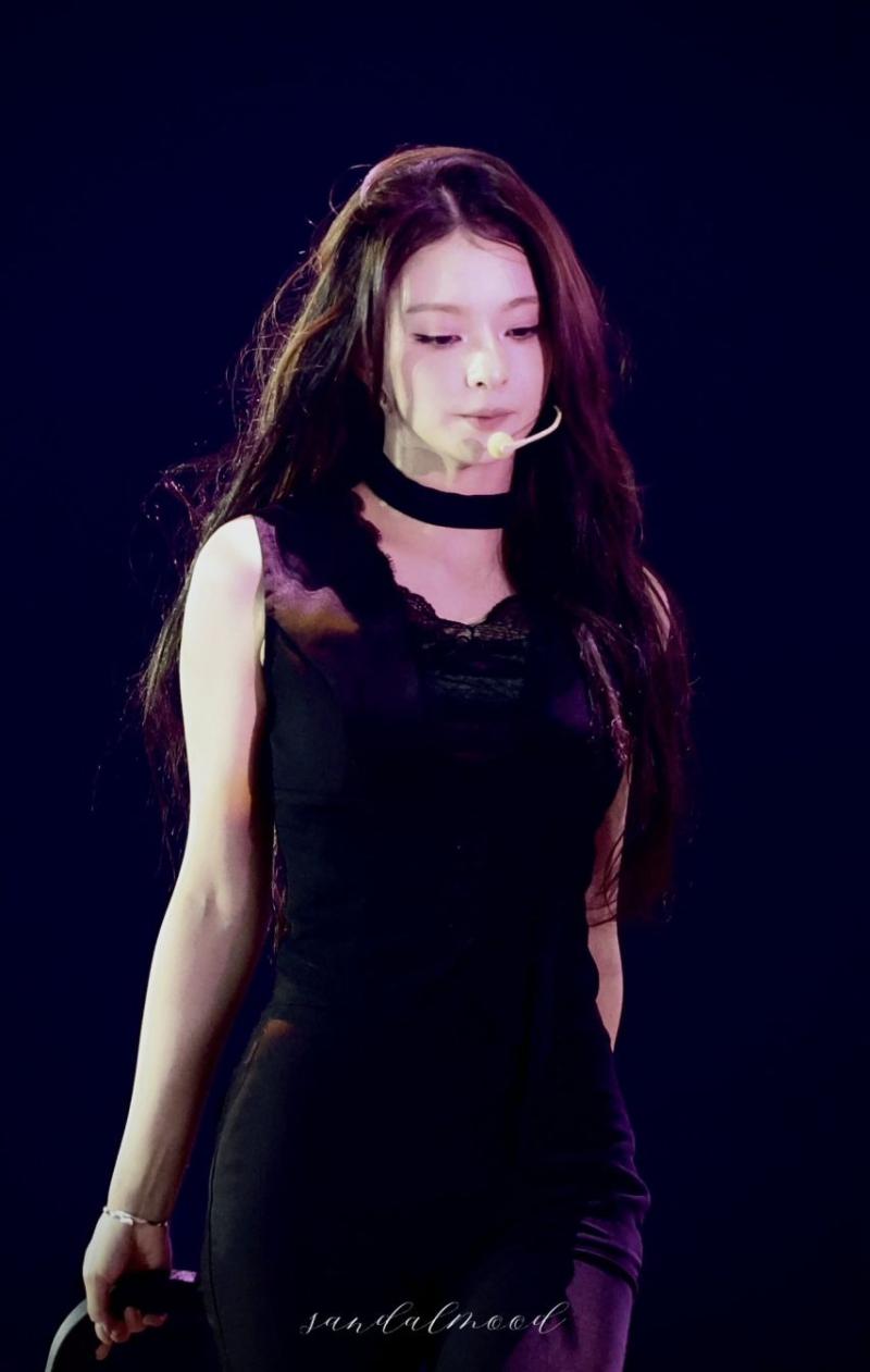 프로미스나인 이나경