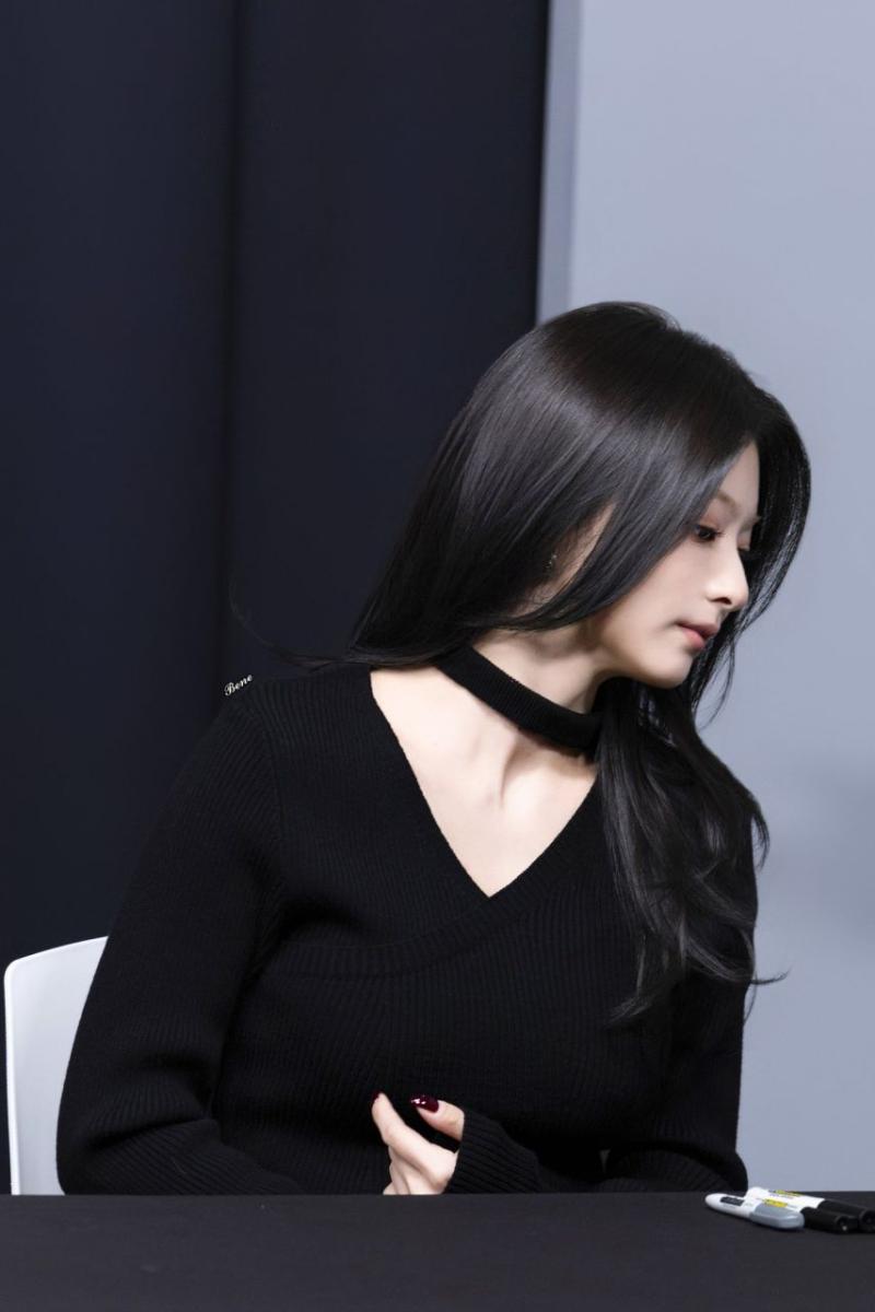 프로미스나인 이나경