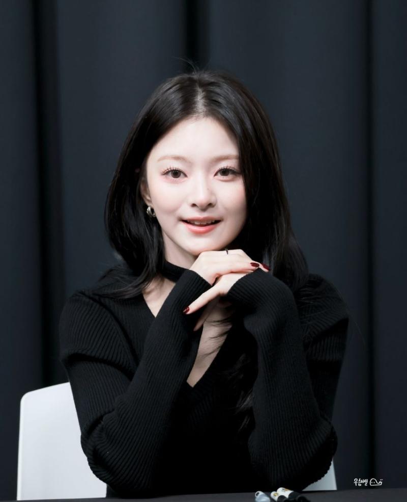 프로미스나인 이나경