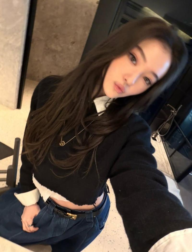 MEOVV (미야오) 엘라
