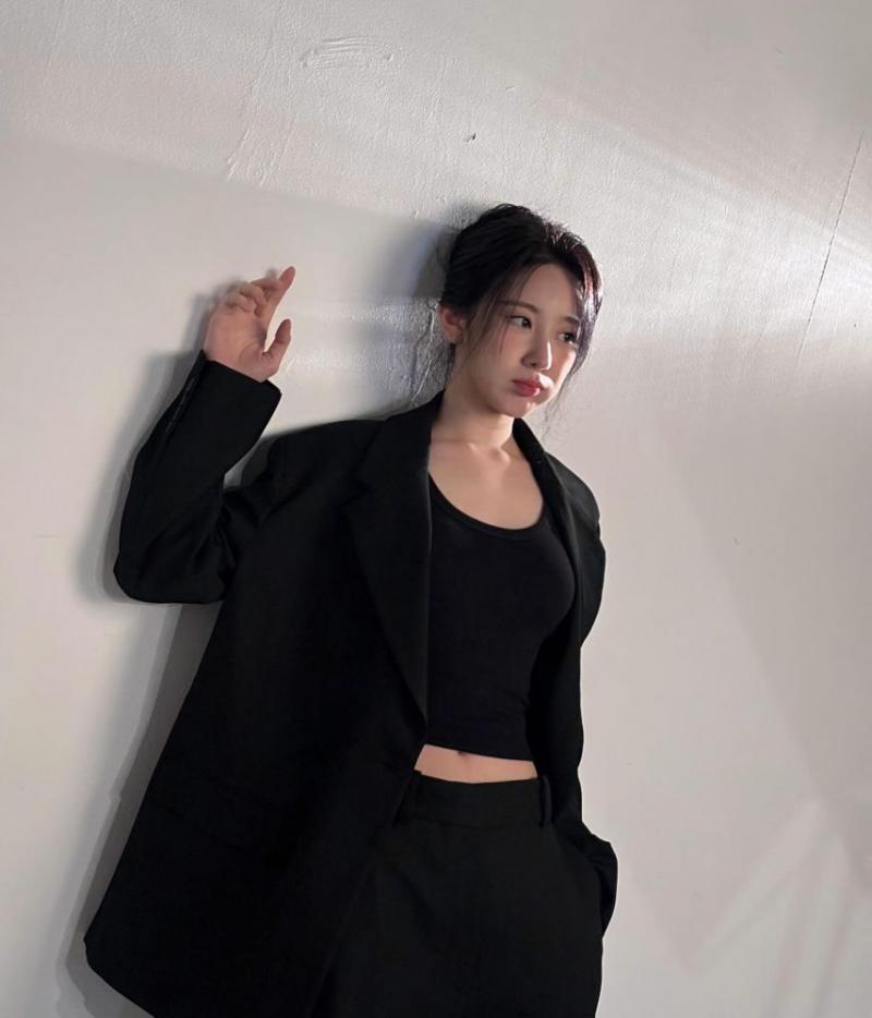 이채연