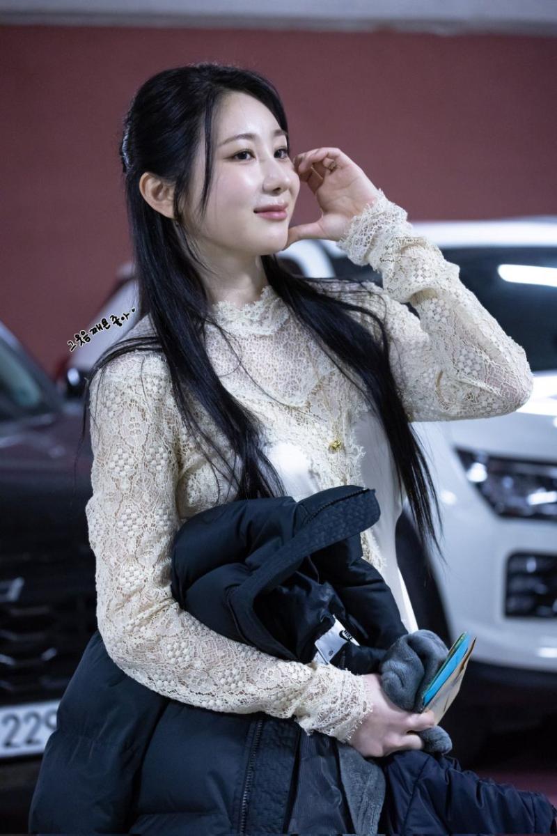 이채연