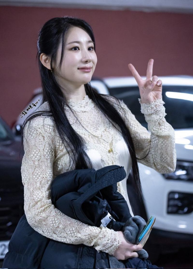 이채연
