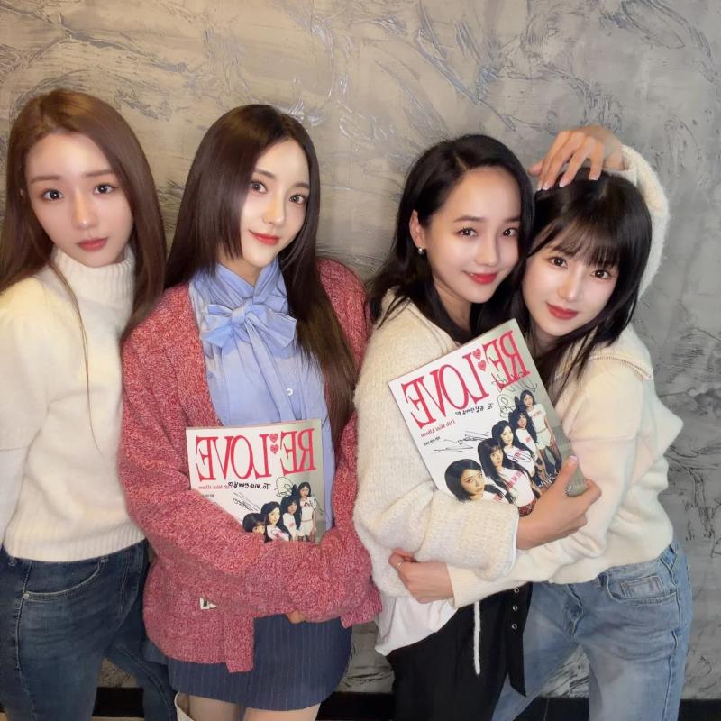 에이핑크 초롱,보미 (S.E.S 바다,유진)