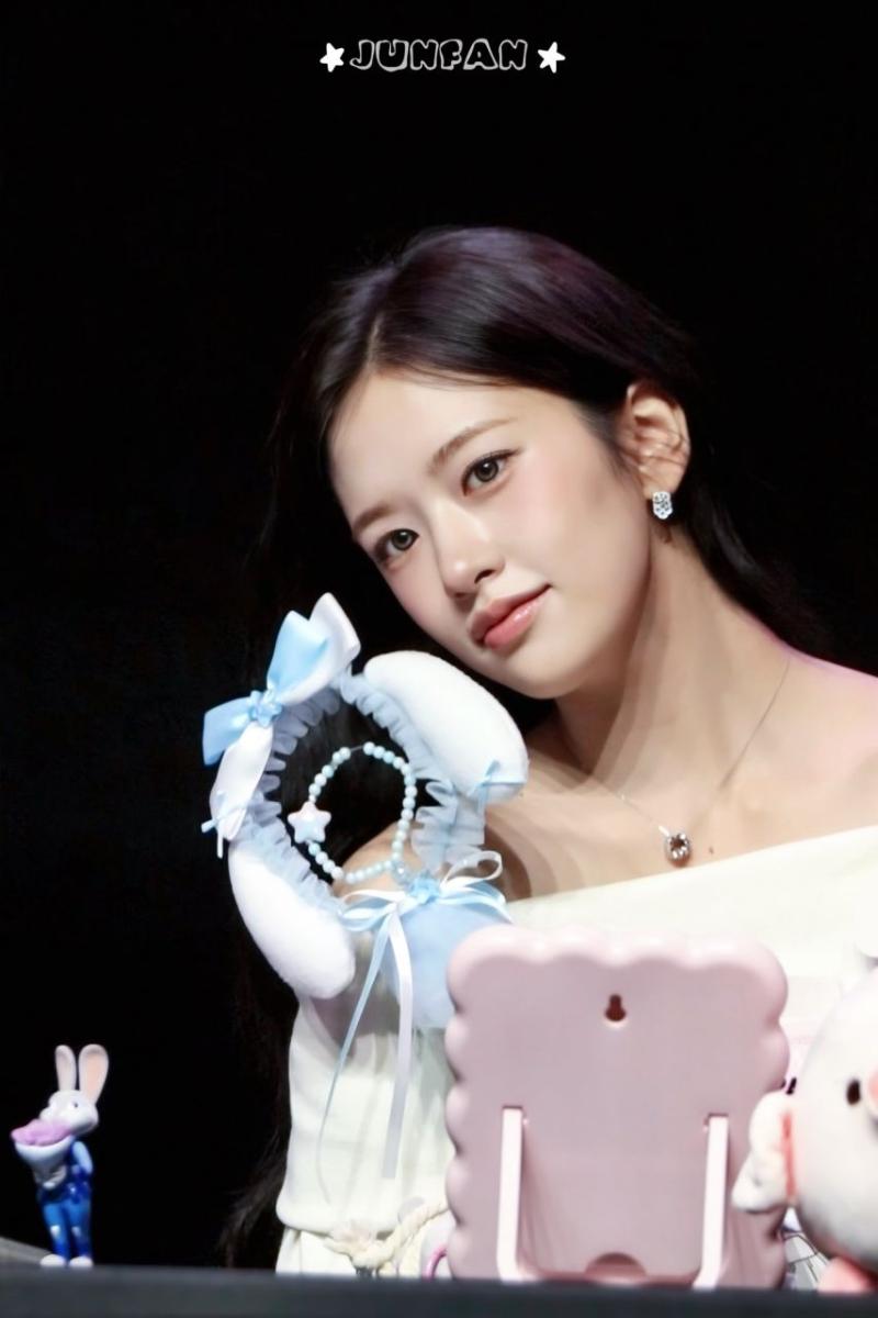 아이브 안유진