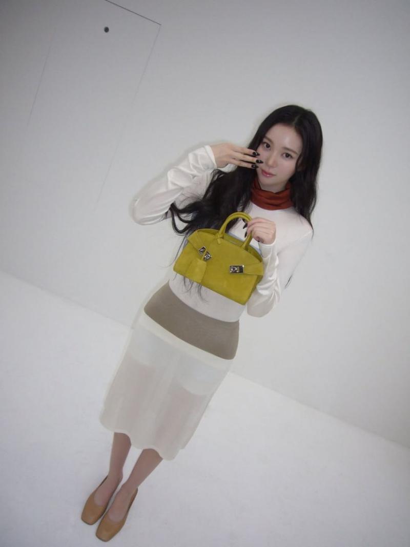 MEOVV (미야오) 나린