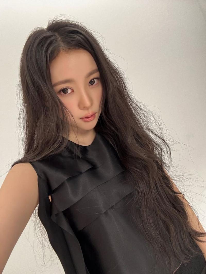 MEOVV (미야오) 나린