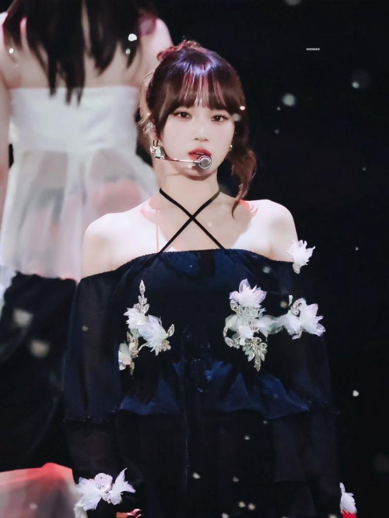 LE SSERAFIM (르세라핌) 김채원