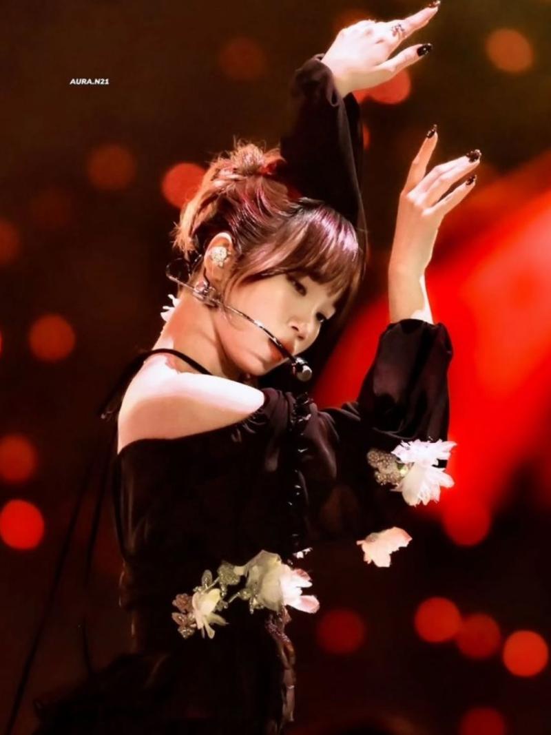 LE SSERAFIM (르세라핌) 김채원