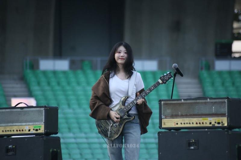 QWER 히나
