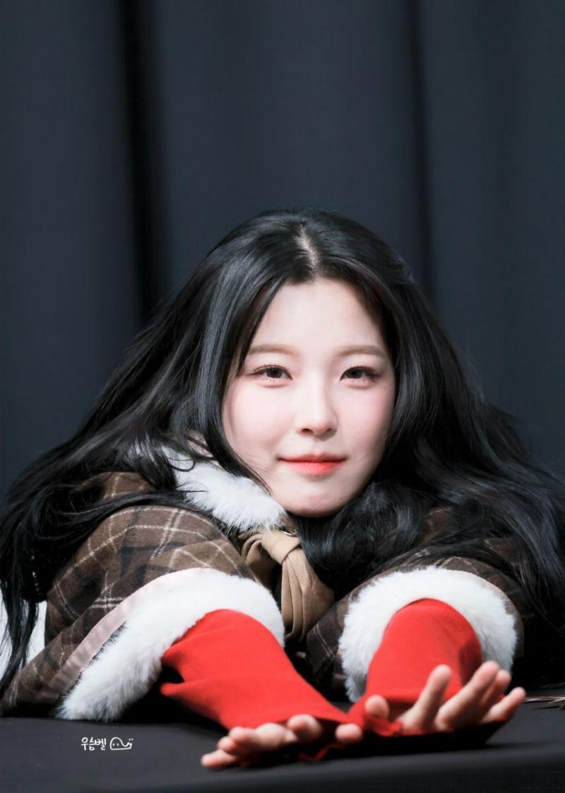 프로미스나인 백지헌