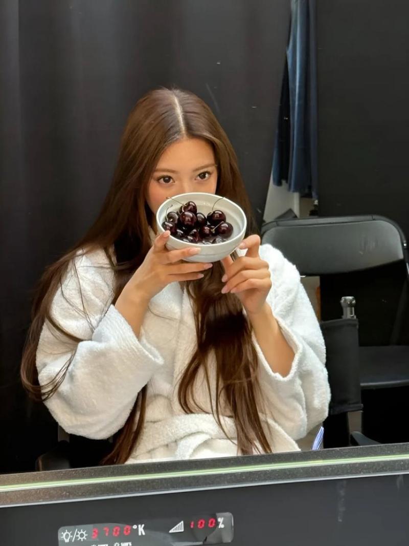 MEOVV (미야오) 안나