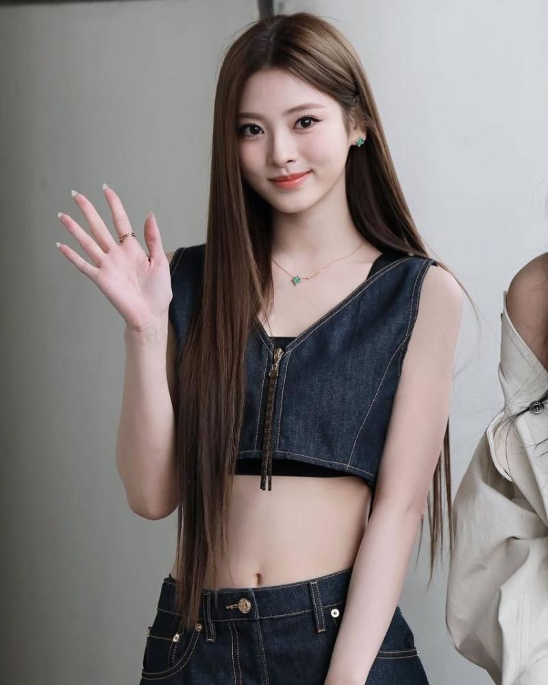 MEOVV (미야오) 안나
