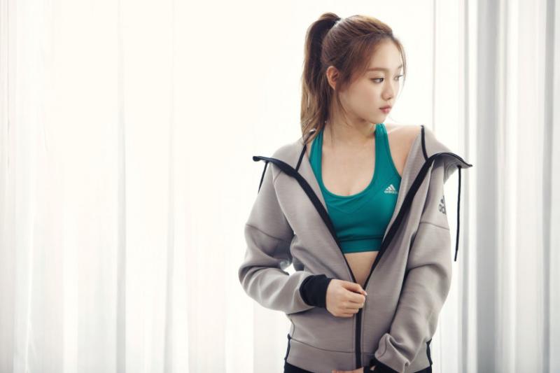배우 이성경
