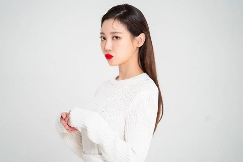 배우 유라
