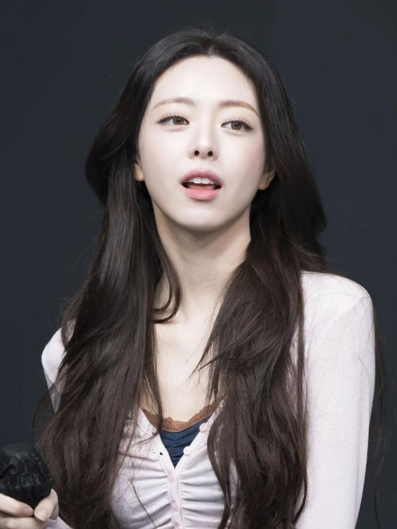 ITZY (있지) 유나