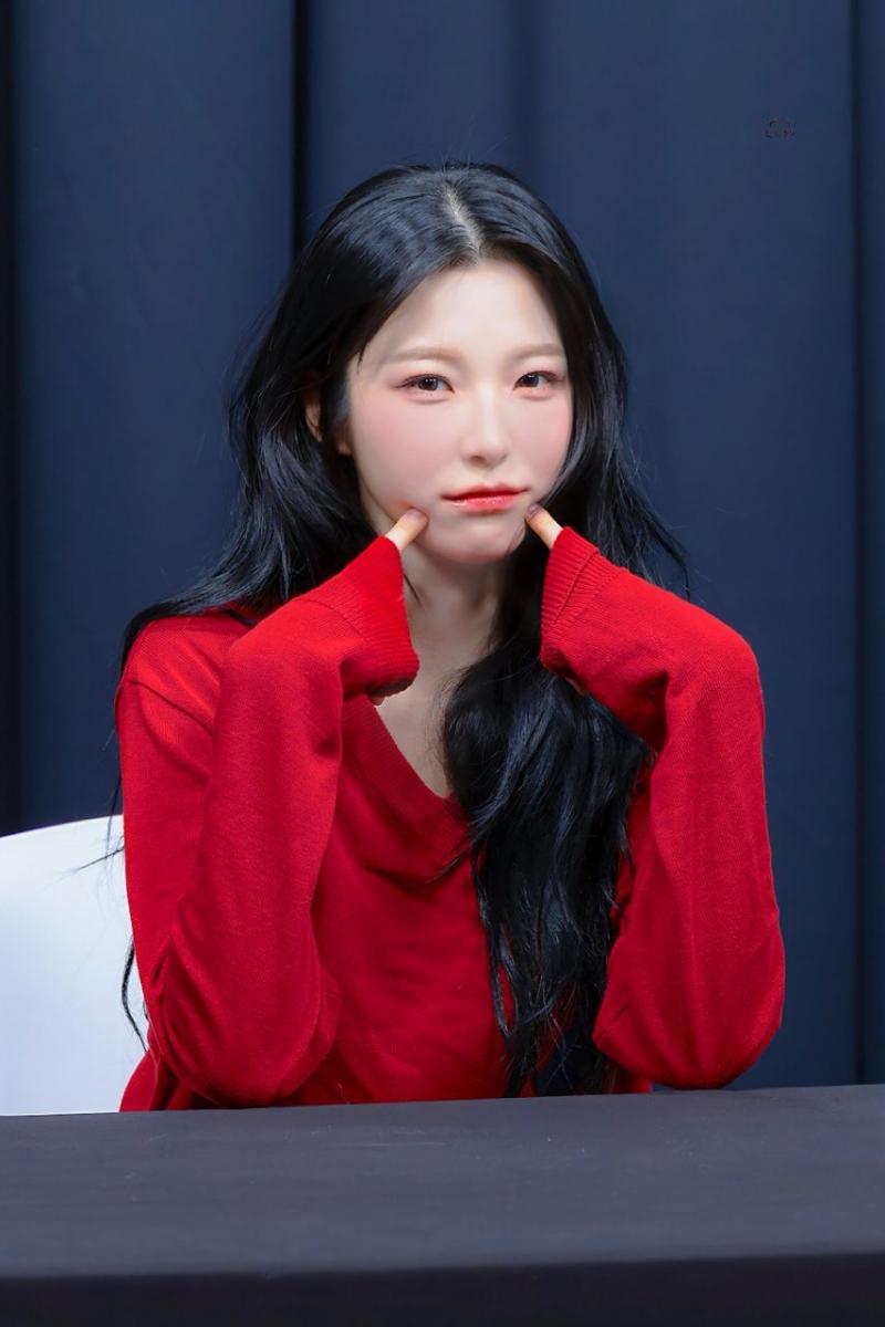 프로미스나인 백지헌