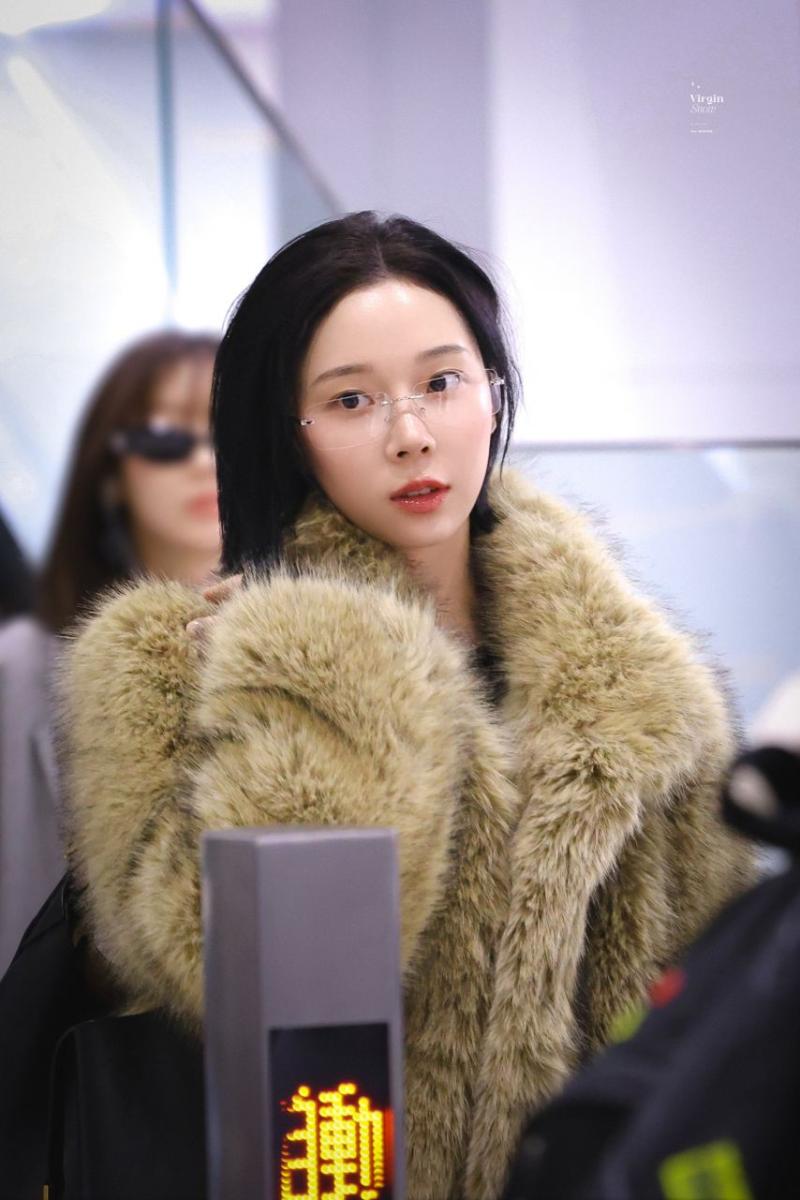 따뜻하게 입고 일본으로 출국하는 에스파 윈터