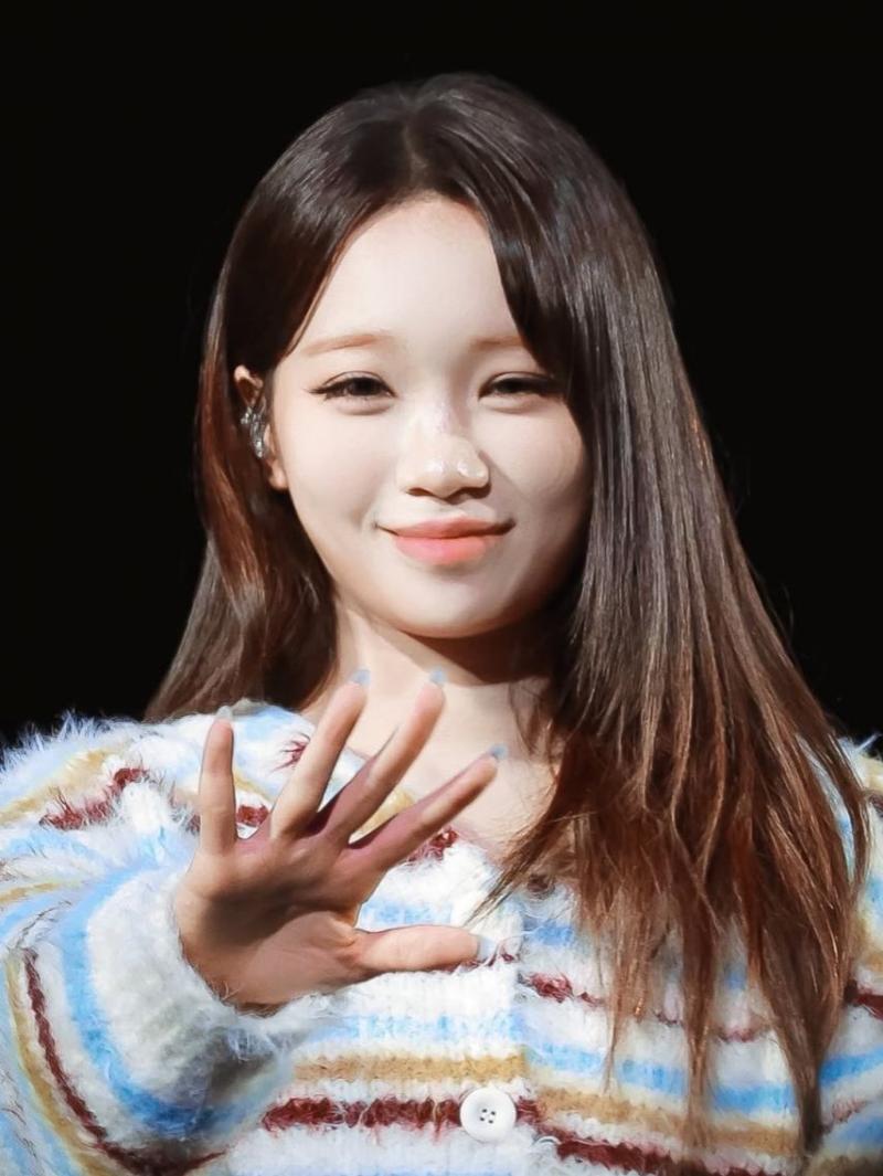 LE SSERAFIM (르세라핌) 김채원