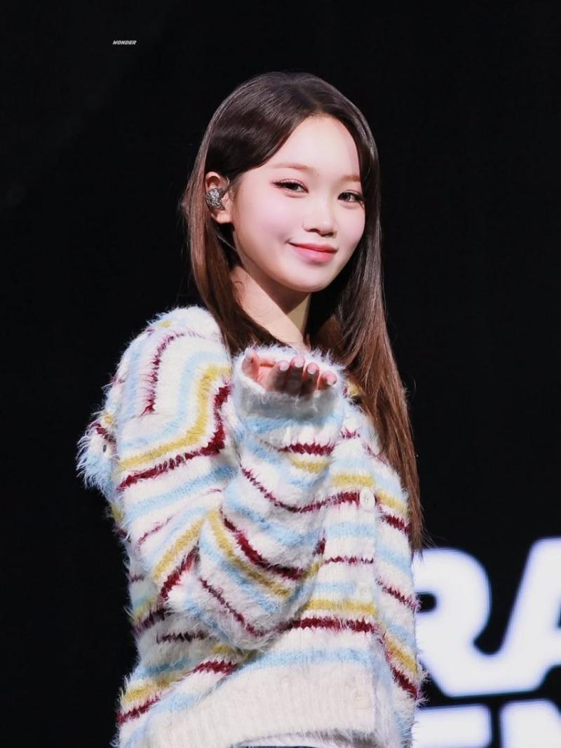 LE SSERAFIM (르세라핌) 김채원