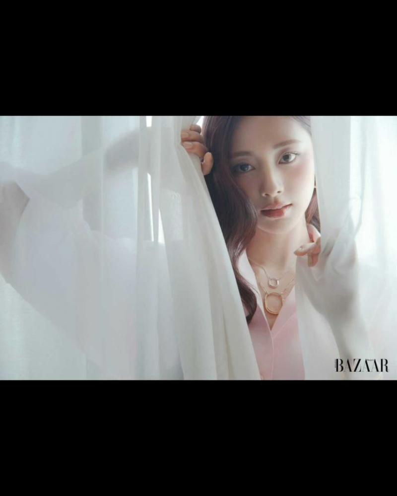 트와이스 쯔위 바자 화보