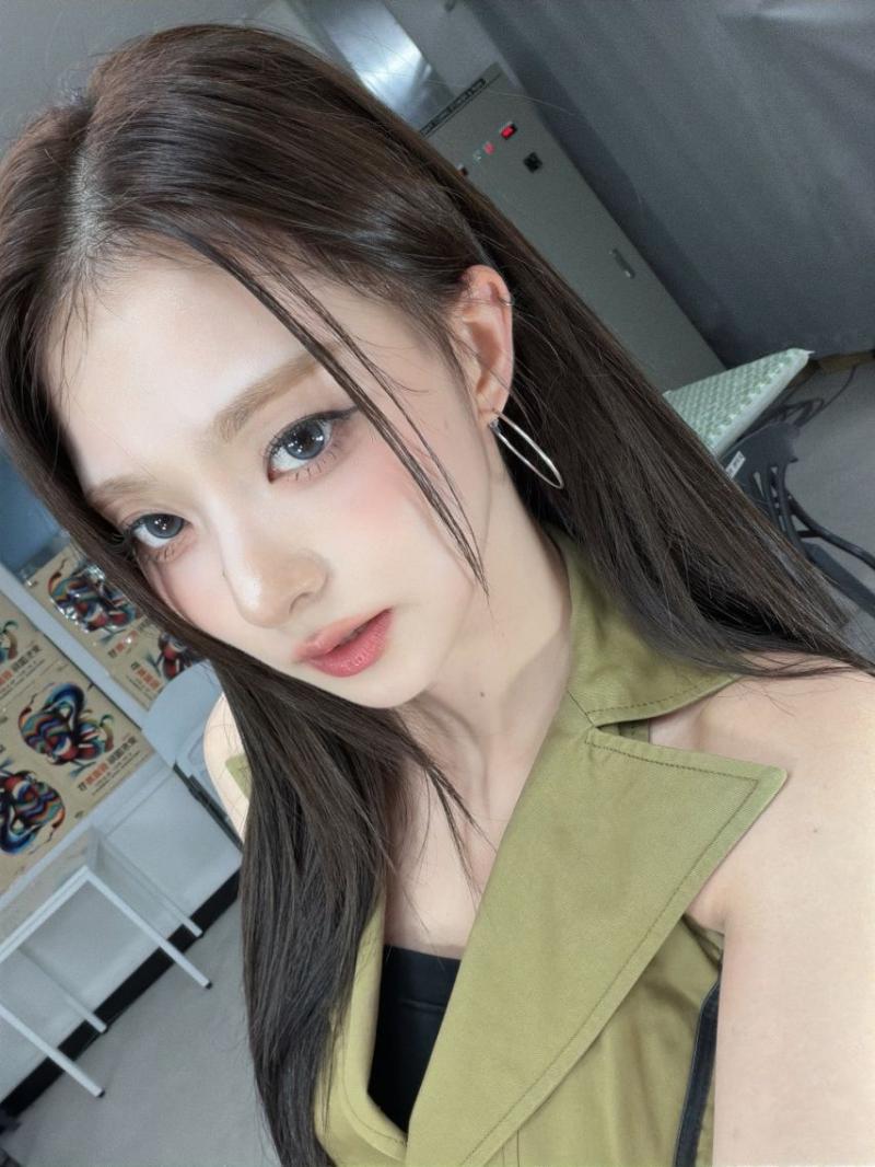 프로미스나인 이나경