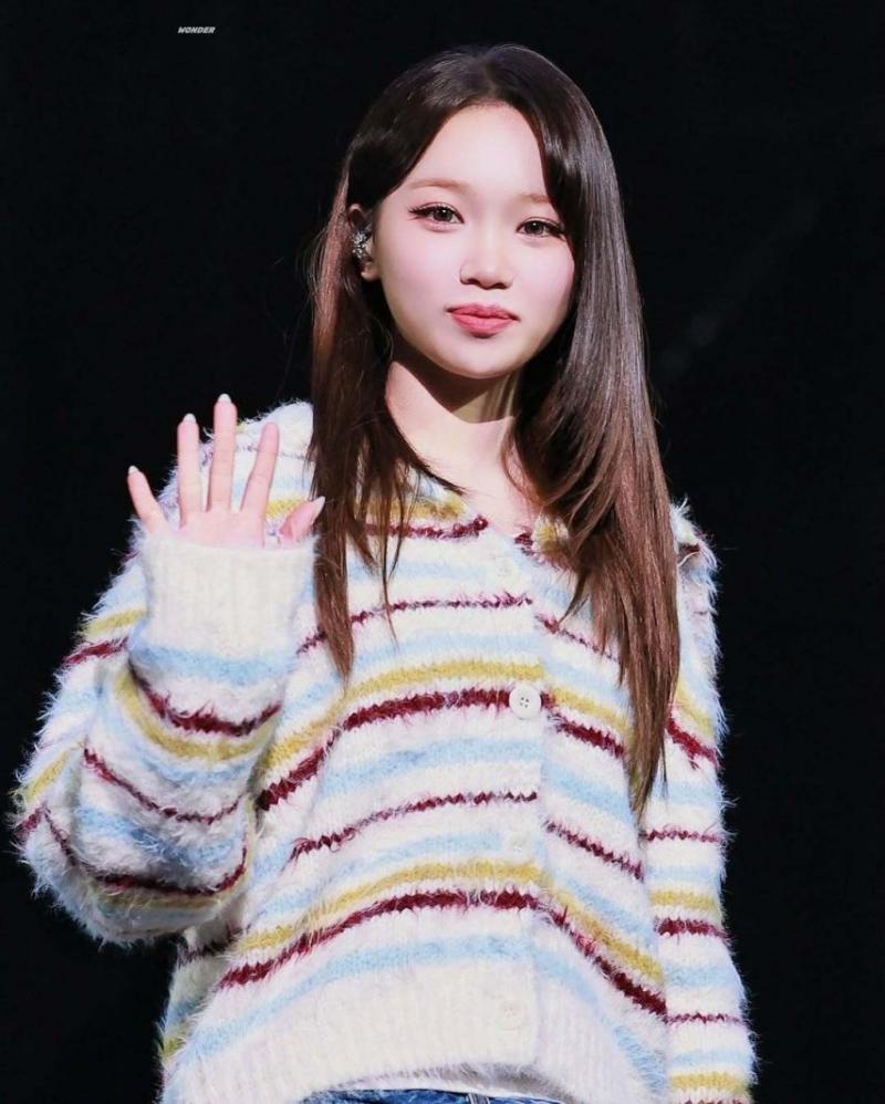 르세라핌 장발 김채원