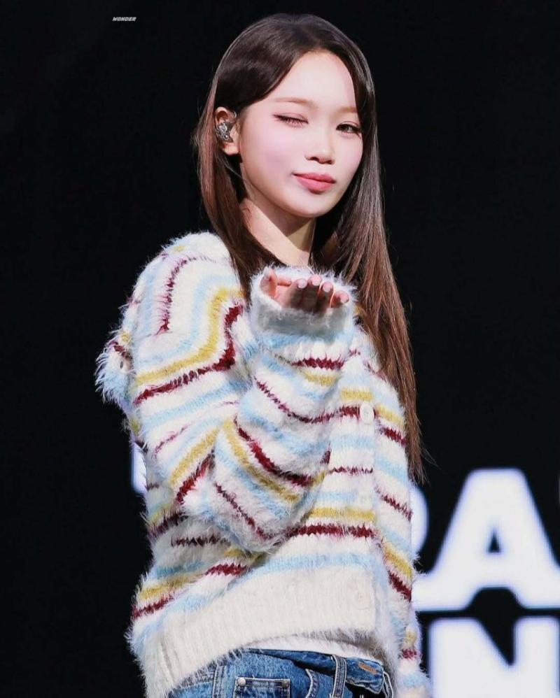 르세라핌 장발 김채원