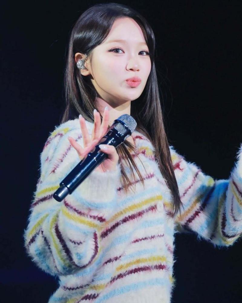 르세라핌 장발 김채원