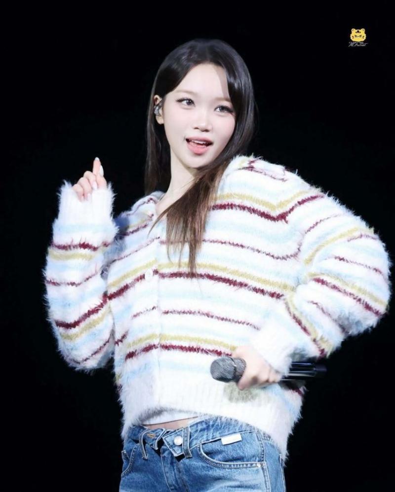 르세라핌 장발 김채원