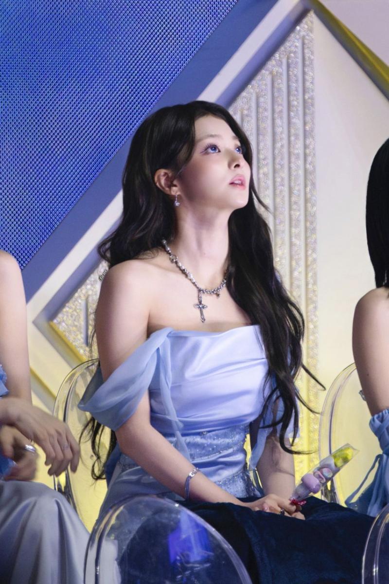 프로미스나인 이나경
