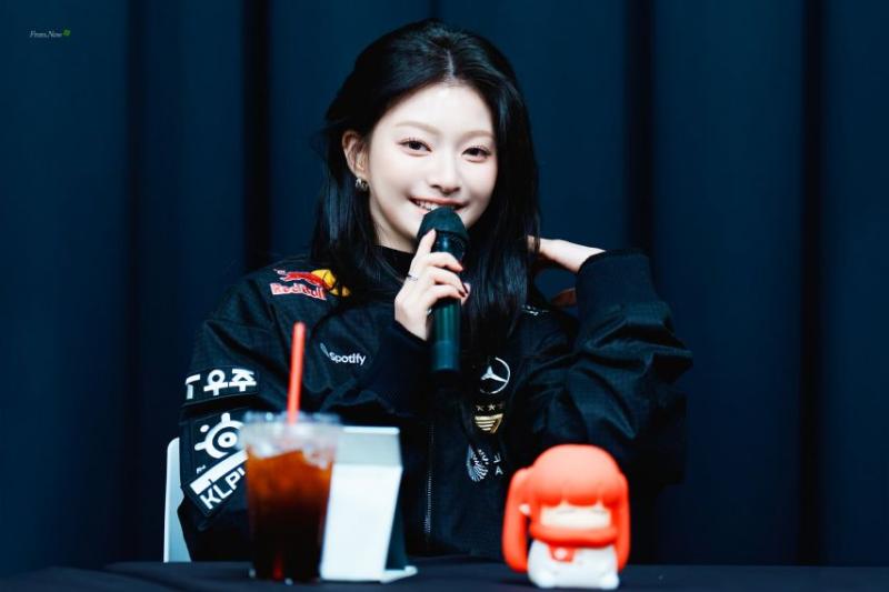 프로미스나인 이나경