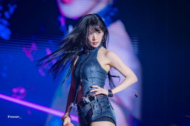 프로미스나인 이채영