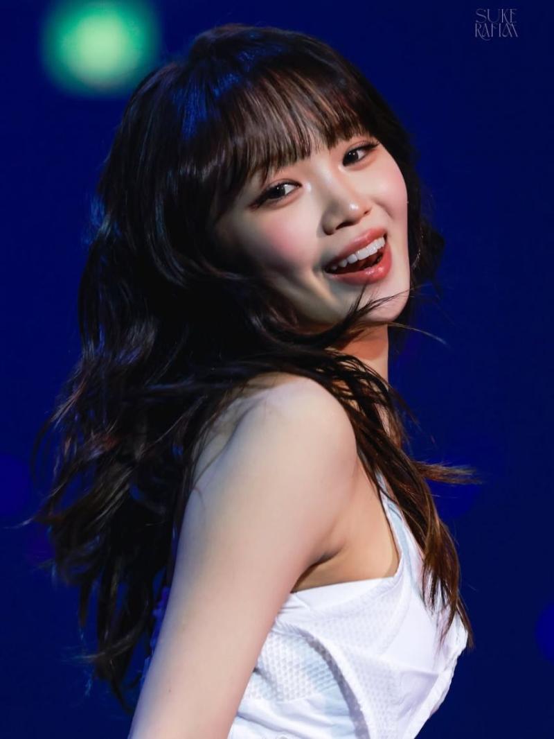 LE SSERAFIM (르세라핌) 김채원